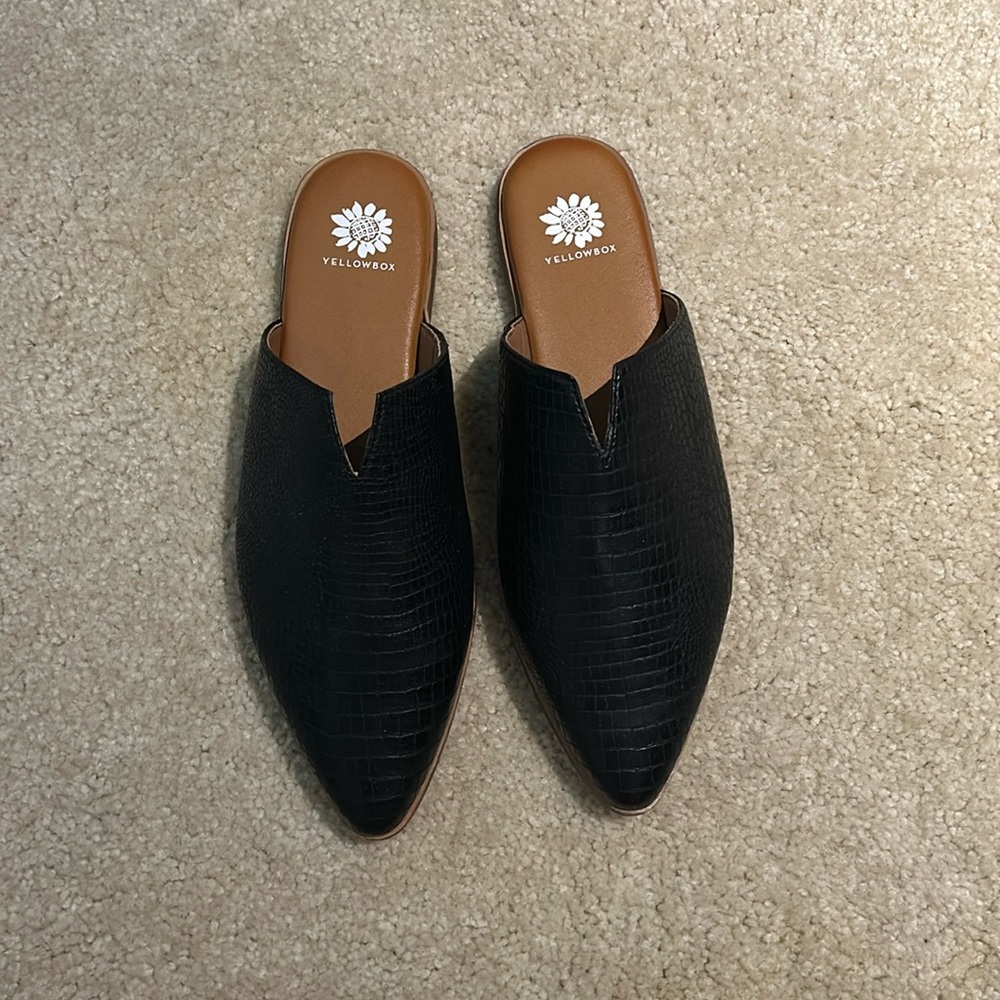 YellowBox pointy toed flats